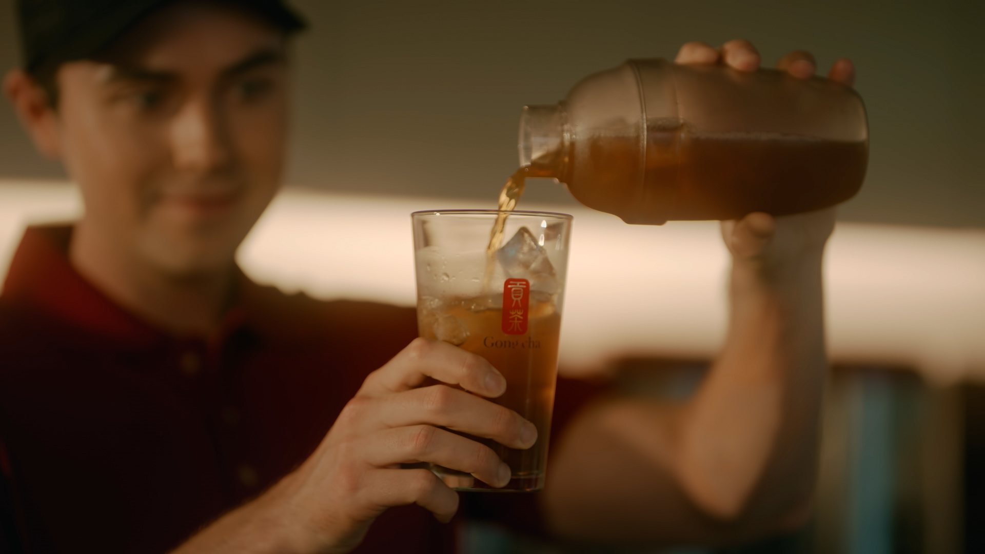 Person pouring Gong cha tea